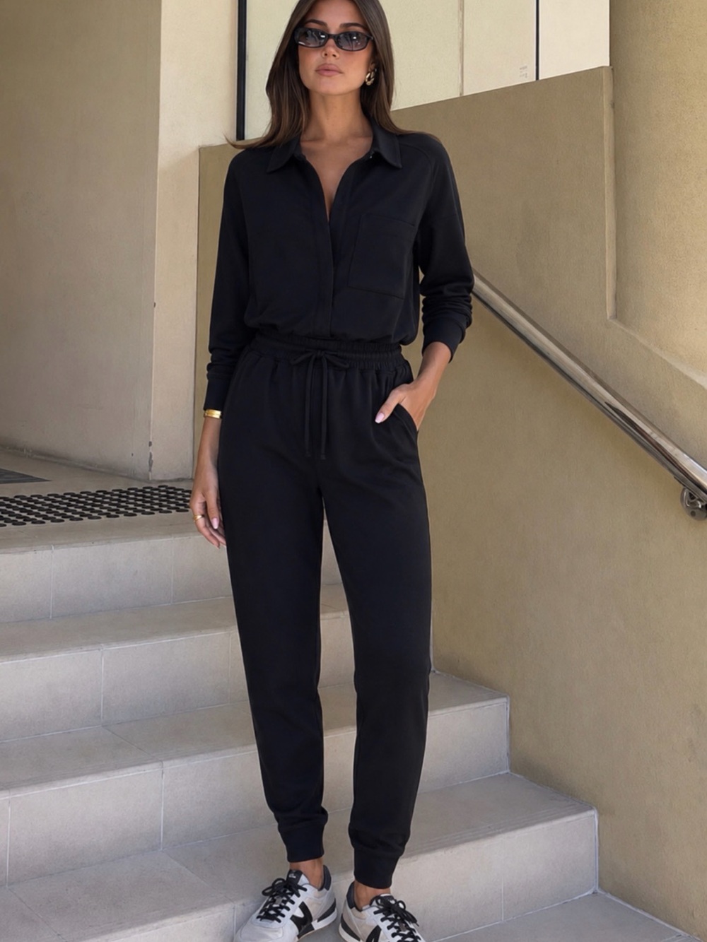 LIKE NEW Evereve Black Long-Sleeve Drawstring Jogger Jumpsuit Zip Up Small